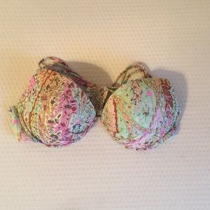 Victoria’s Secret bikini top, size: 34DD